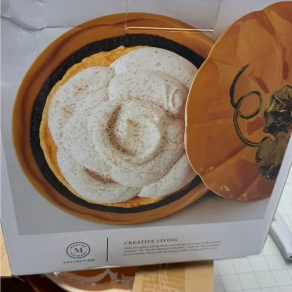 Martha Stewart Pumpkin Pie Keep Baking Dish - Picture 9 of 9